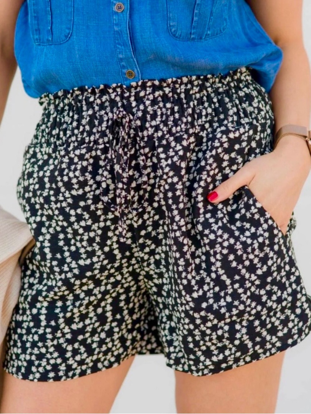 Black & White Floral Shorts NWOT